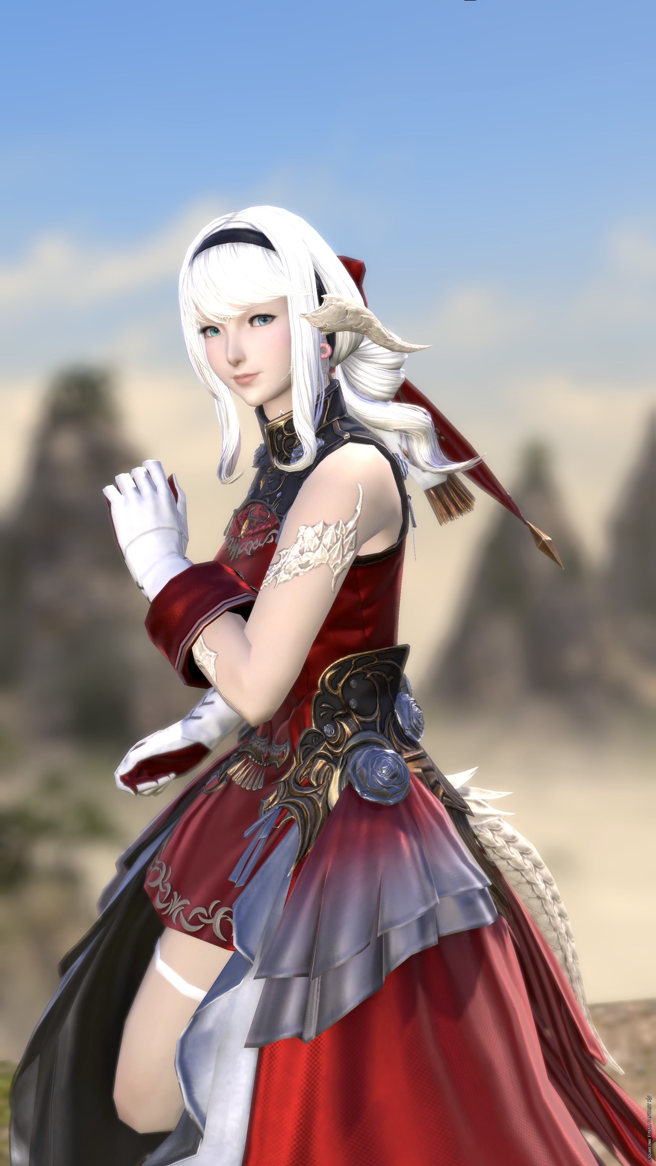 Courtly-Lovers-Striking-00113