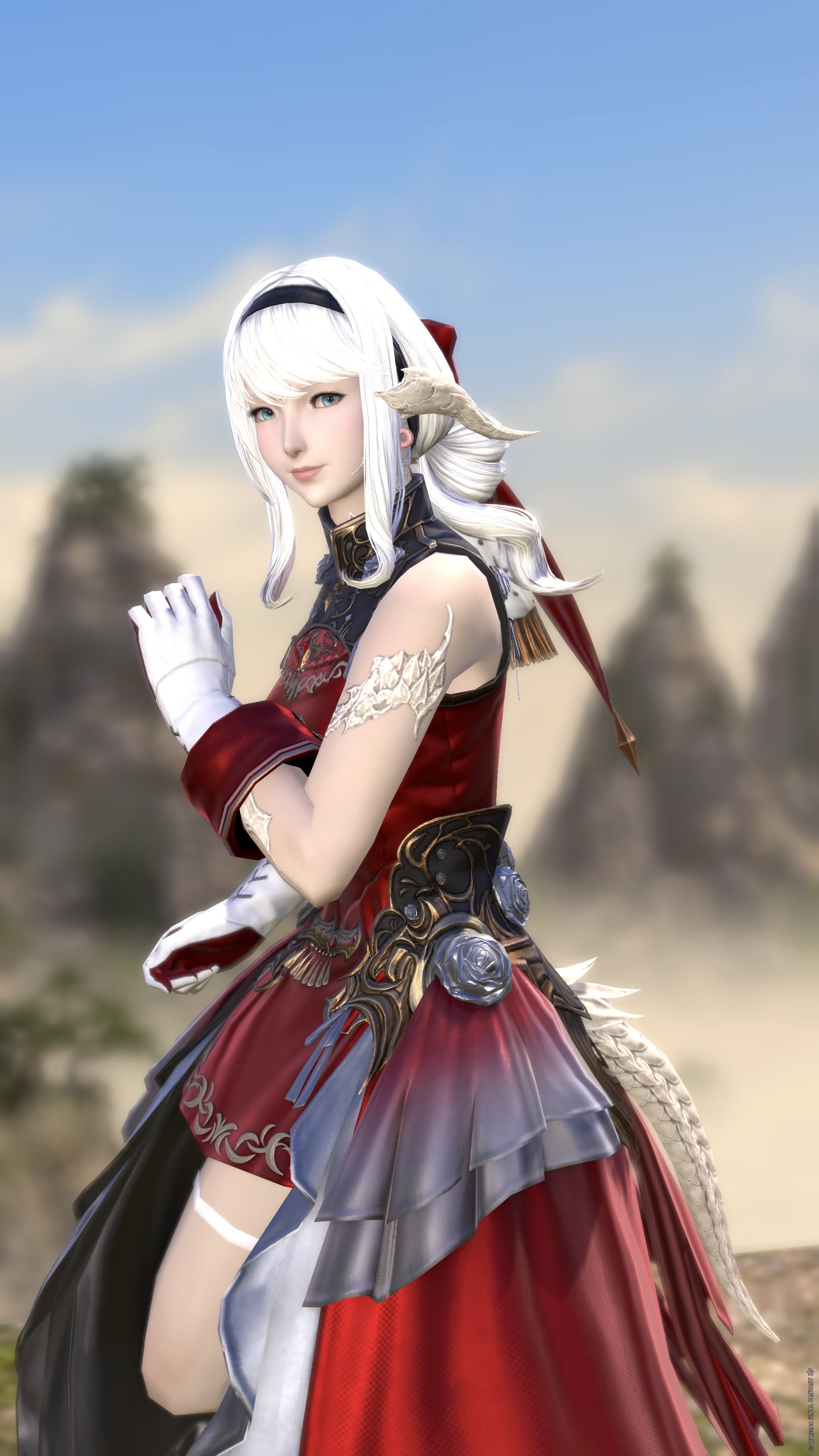 Courtly-Lovers-Striking-00115