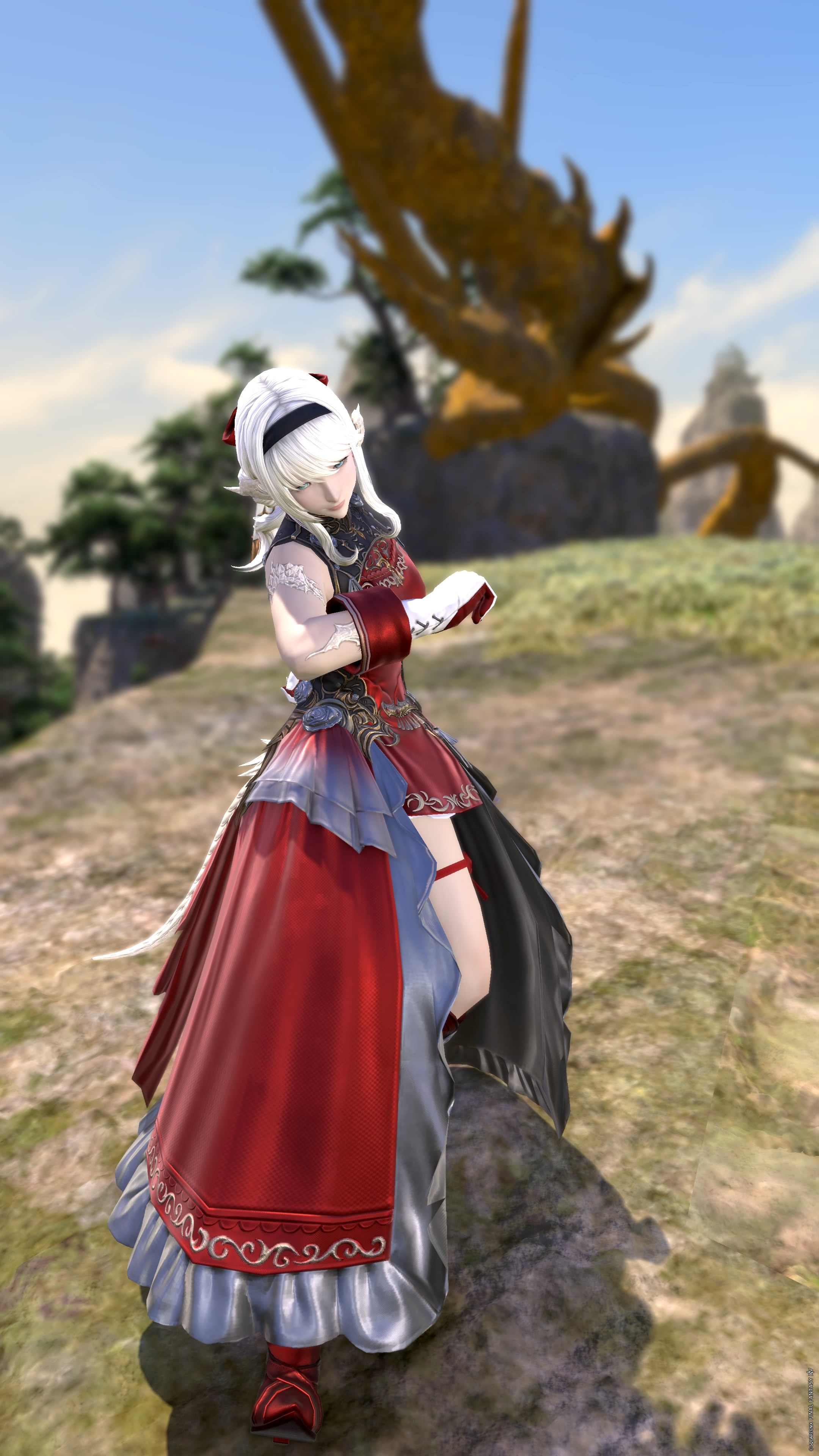 Courtly-Lovers-Striking-00346