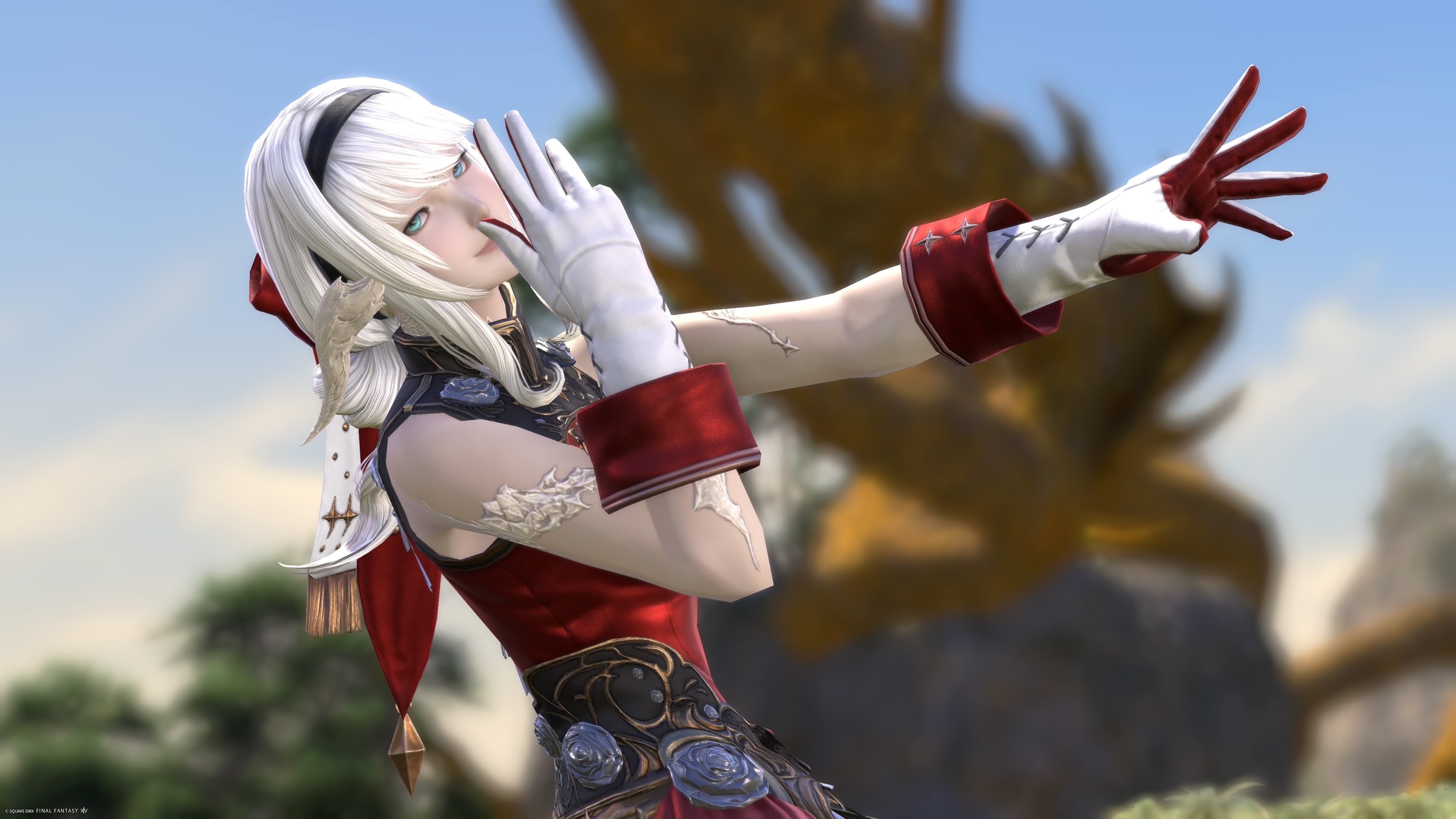 Courtly-Lovers-Striking-00472