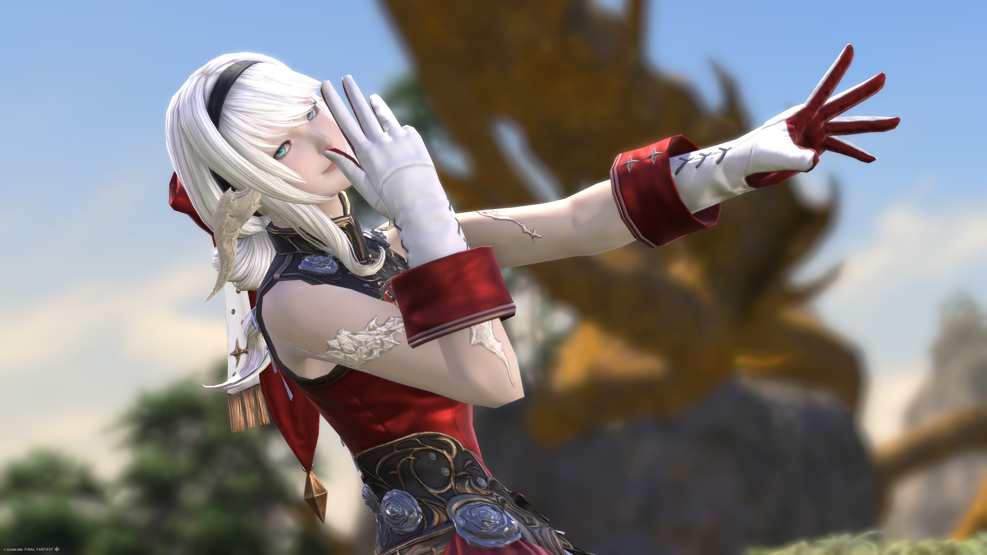 Courtly-Lovers-Striking-00473